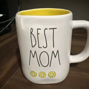 Rae Dunn Best Mom with Yellow Daisies Mug